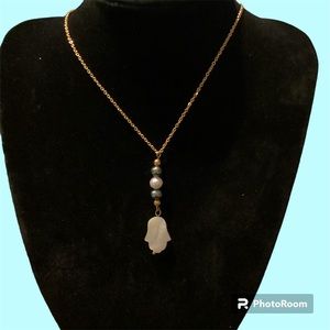 18” Gold plated stainless steel Necklace with 🪬 hand.